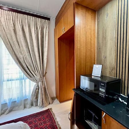 Forty 4 On Hoog Polokwane Exterior foto