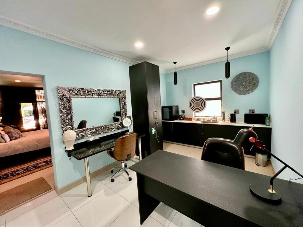 Forty 4 On Hoog Polokwane Exterior foto